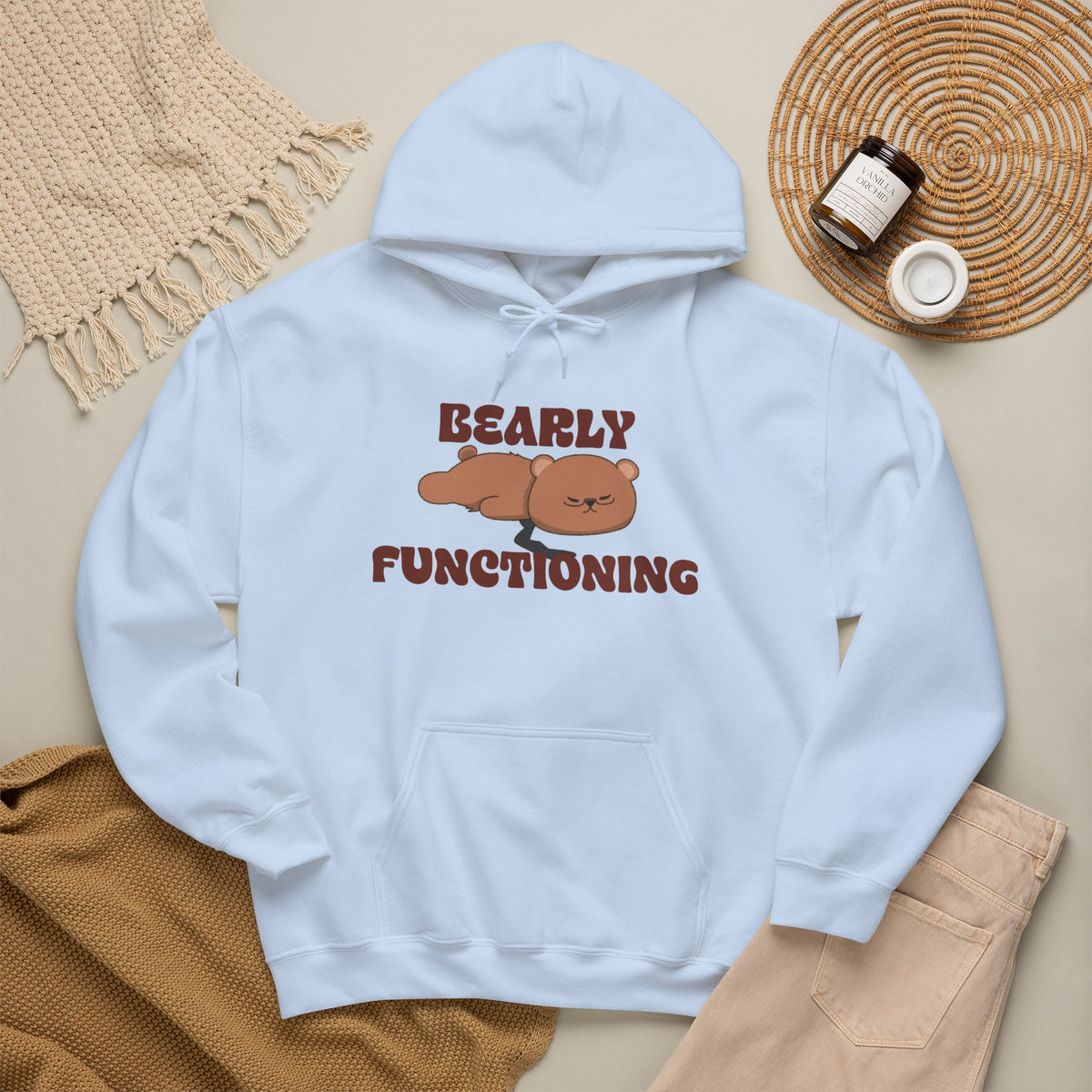 Sweat à Capuche "Bearly Functional" – Pull Douillet à Motif Ours Paresseux