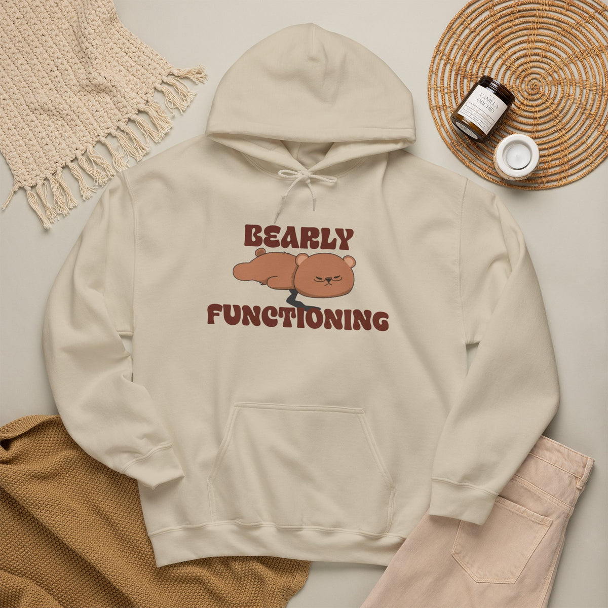 Sweat à Capuche "Bearly Functional" – Pull Douillet à Motif Ours Paresseux