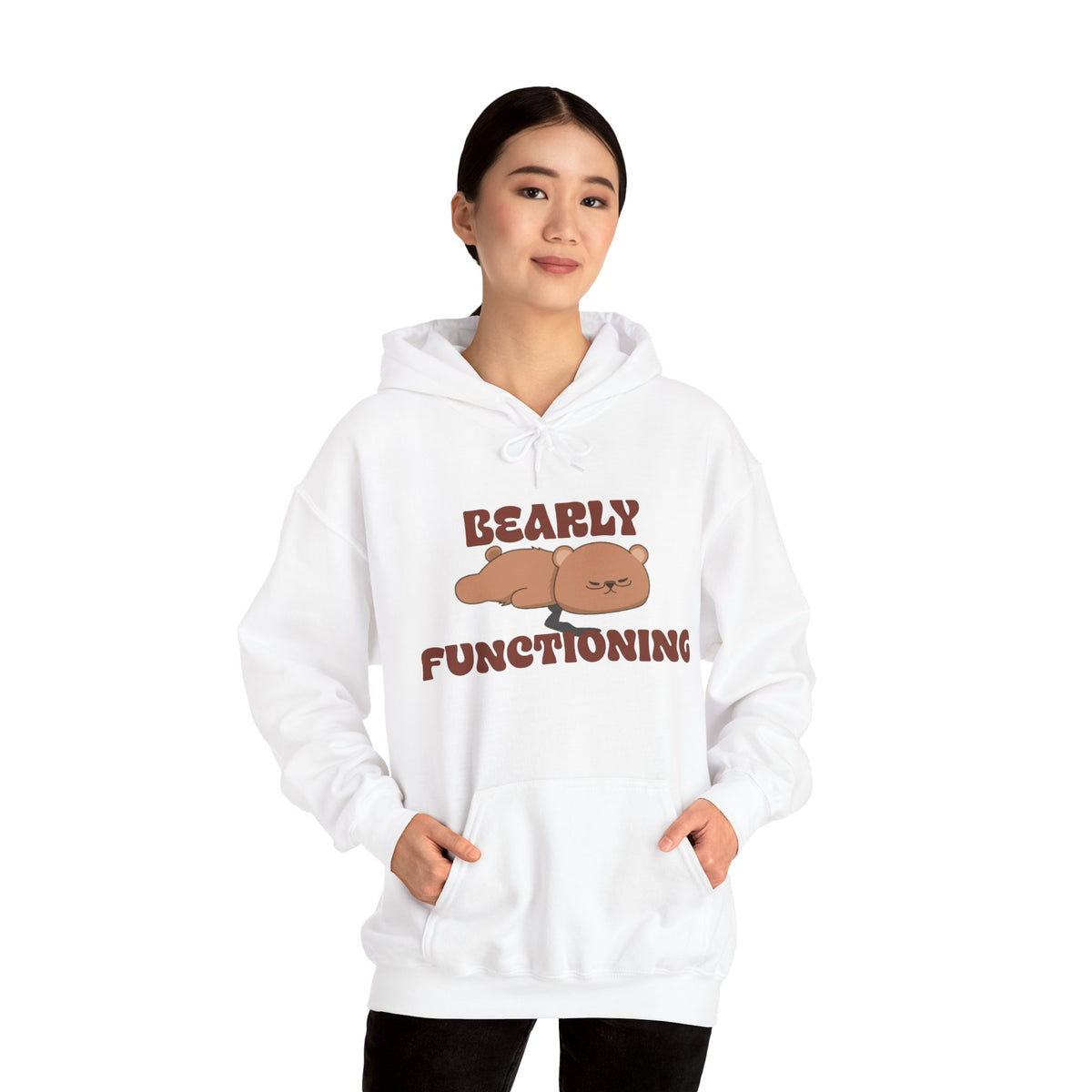 Sweat à Capuche "Bearly Functional" – Pull Douillet à Motif Ours Paresseux